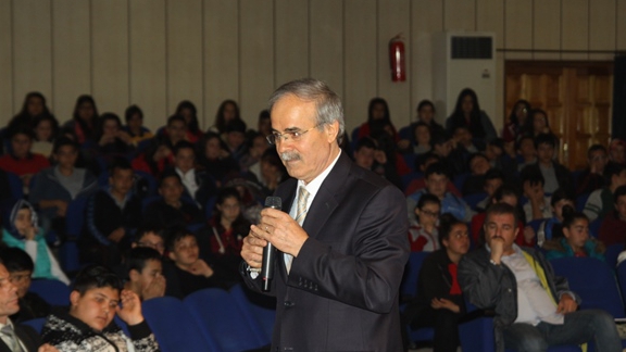 Kişisel Gelişim Uzmanı, Eğitimci ve Yazar Ali Erkan Kavaklı´dan Öğrencilerimize Seminer.