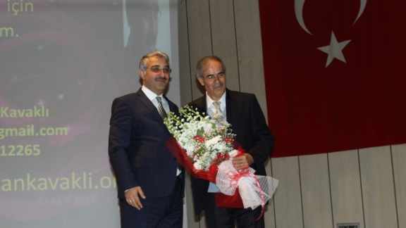 Kişisel Gelişim Uzmanı, Eğitimci ve Yazar Ali Erkan Kavaklı´dan Okul Müdürlerimize de Seminer verildi.