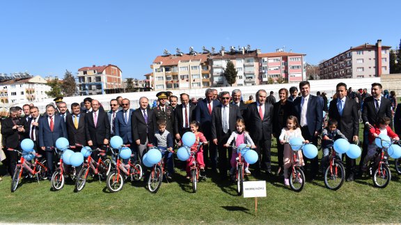 Anasınıfı ve İlkokul Öğrencilerine Bisiklet Dağıtımı Yapıldı