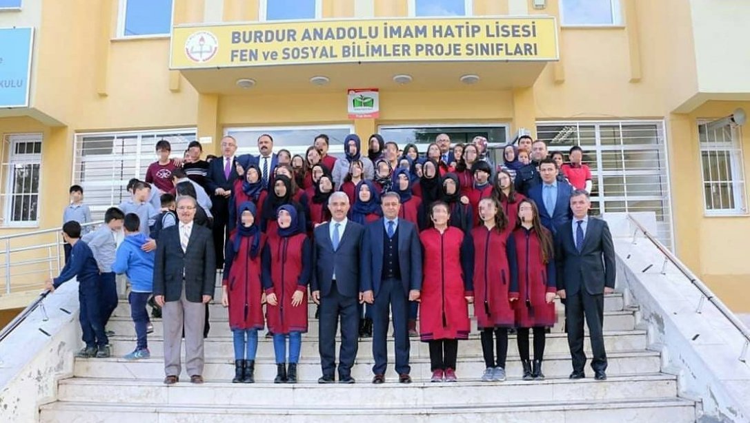 Burdur Valisi Hasan ŞILDAK İmam Hatip Okullarını Ziyaret Etti