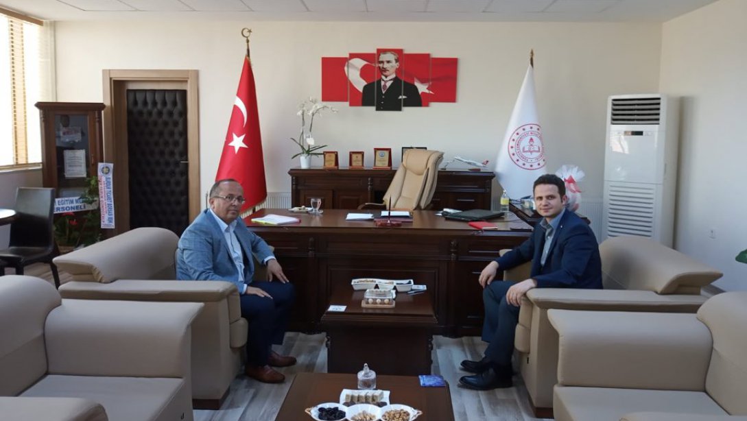 Kemer Belediye Başkanı İsmail ÖZAY'dan Milli Eğitim Müdürü Emre ÇAY'a Hayırlı Olsun Ziyareti