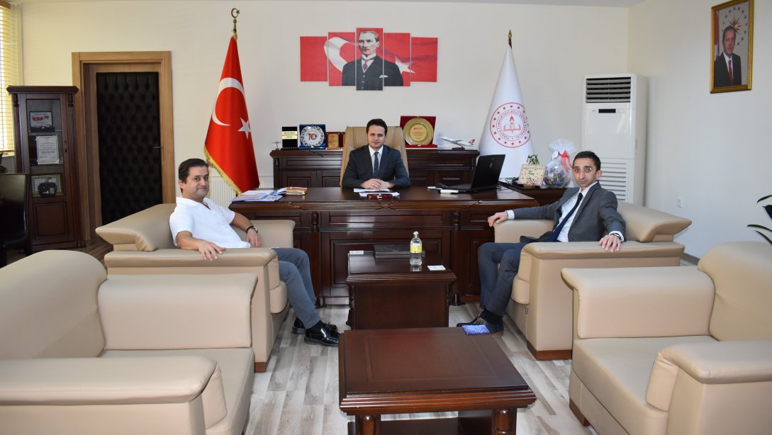 Burdur Devlet Hastanesi Başhekimi Uzm.Dr. Uğur Kesimal'dan, İl Milli Eğitim Müdürü Emre Çay'a hayırlı olsun ziyareti.
