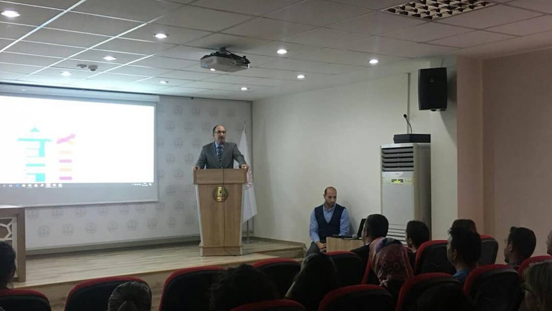 Başarıyı İzleme ve Geliştirme Projesi kapsamında Prof.Dr. Aslan Gülcü tarafından  Matematik Öğretiminde Teknoloji Kullanımı konulu seminer verildi.