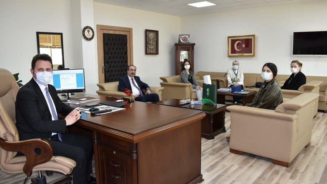 Burdur Yeşilay Şube Başkanı Sayın Murat YARAR ve YEDAM personeli,  İl Milli Eğitim Müdürümüz Sayın Emre ÇAY'ı ziyaret ettiler.