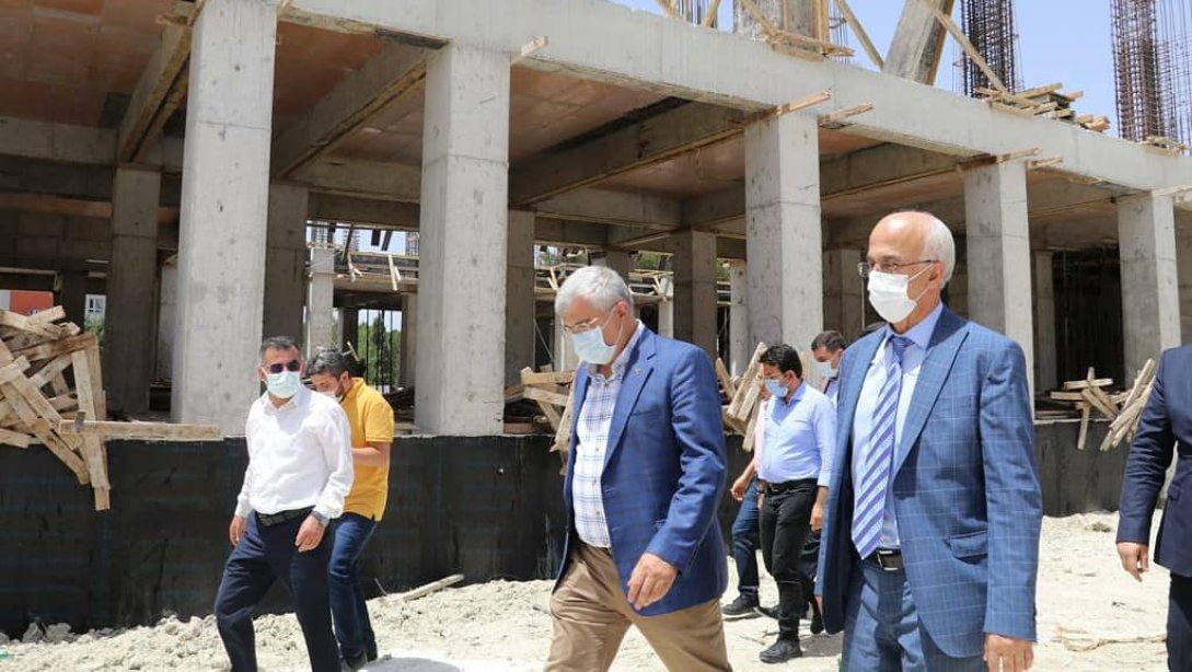 Merkez İlçe 16 derslikli Anadolu İmam Hatip Lisesi İnşaatı devam ediyor. 