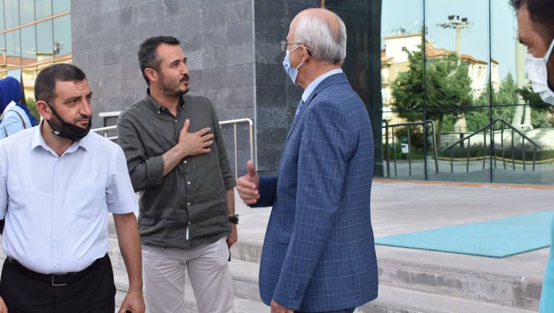 Burdur Milletvekili Yasin Uğur ve AK Parti İl Yönetiminden İl Milli Eğitim Müdürü Erdem Kaya'ya Hayırlı Olsun Ziyareti.