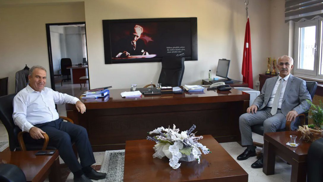 İl Milli Eğitim Müdürü Erdem KAYA, İl Defterdarı Sedat AYYILDIZ'a iade-i ziyarette bulundu.