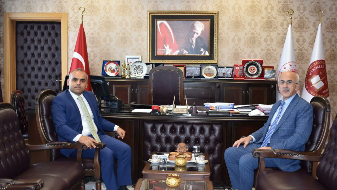 İl Milli Eğitim Müdürü Erdem KAYA, Burdur Cumhuriyet Başsavcısı Osman KARA'ya hayırlı olsun ziyaretinde bulundu.