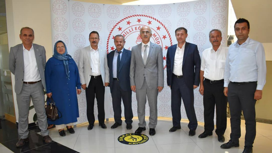 Memur-Sen Hizmet Kolu Başkanları, İl Milli Eğitim Müdürü Erdem KAYA'yı ziyaret ettiler. 