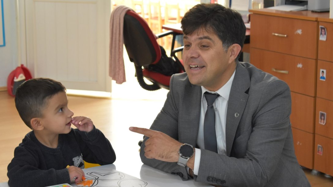 İl Milli Eğitim Müdürü ÖZDEMİRCİ, Yeşilova'da Eğitim Kurumlarını Ziyaret Etti