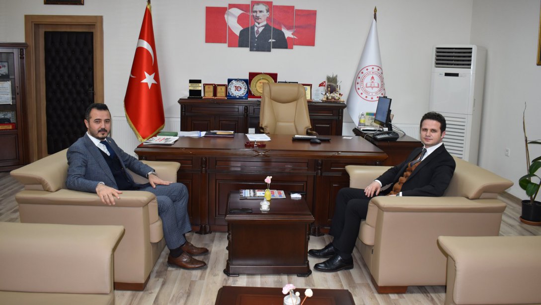 Ak Parti Burdur Milletvekili Yasin Uğur, İl Milli Eğitim Müdürü Emre Çay'ı ziyaret etti.