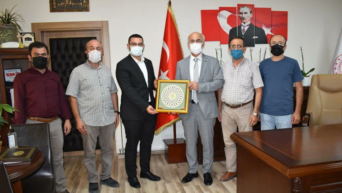 Anadolu Gençlik Derneği İl Yönetiminden İl Milli Eğitim Müdürü Erdem Kaya'ya Hayırlı Olsun Ziyareti. 