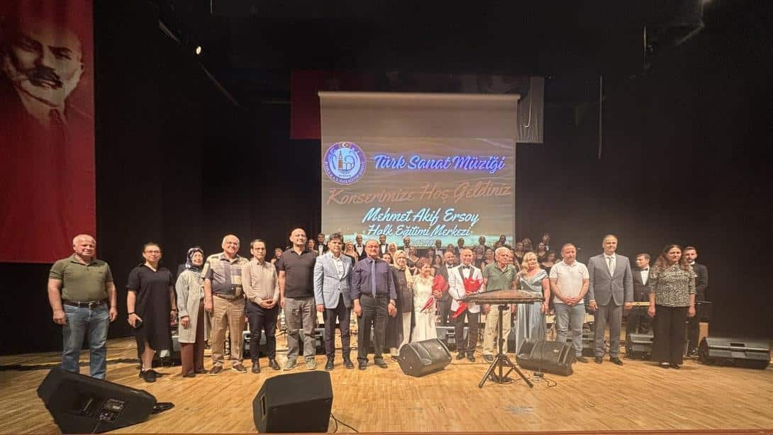 Vali Yardımcımız Sn. Mehmet TÜRK, İl Millî Eğitim Müdürümüz Muhammed ÖZDEMİRCİ, Mehmet Akif Ersoy Halk Eğitimi Merkezi Müdürlüğümüz tarafından hazırlanan Türk Sanat Müziği Koro Konserine katıldı.